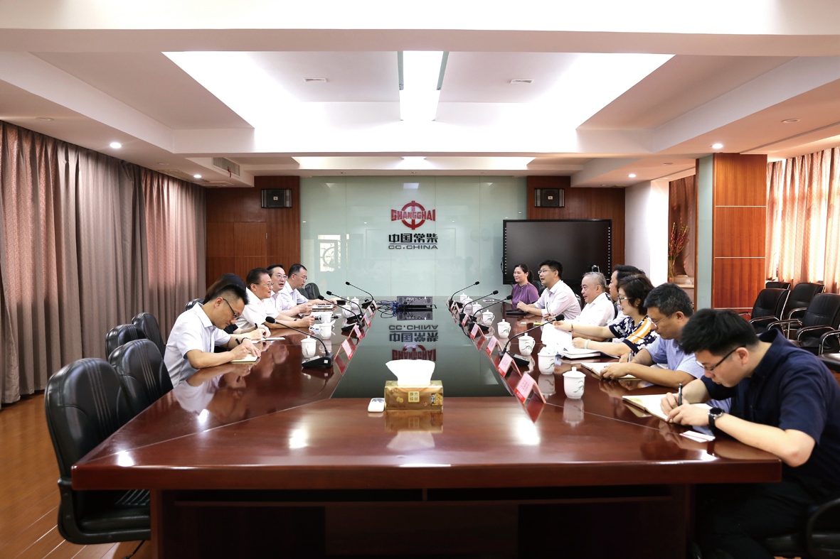 國開行江蘇分行領(lǐng)導(dǎo)一行蒞臨常柴調(diào)研交流_副本.jpg